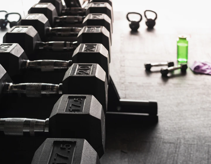 Une salle équipée pour l'entraînement et la préparation physique